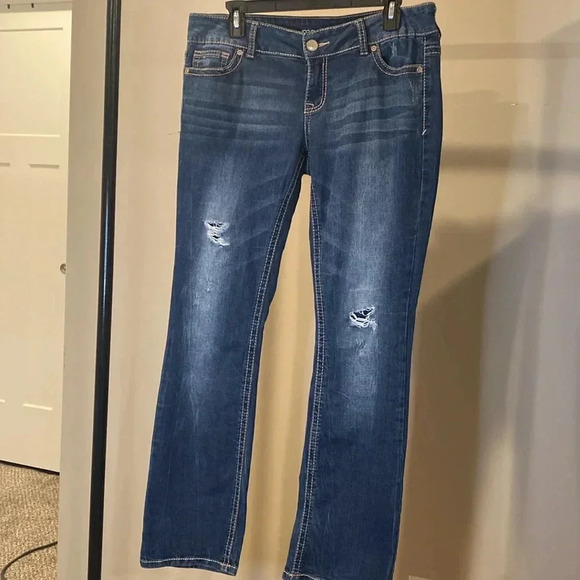 Maurice’s boot cut distressed dark wash jeans LIKE NEW size 7/8 reg - Picture 4 of 11